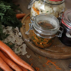 Fermentieren Teamevent Kräuterwanderung Workshop Kräuterworkshop Strausberg MOL Oxymel Sauerhonig Teamtag Hausapotheke gesund kräuter healthy Kräuterwanderung Kräuterworkshops Wildkräuter Kurs Gesundheit Wissen